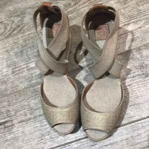 Tory Burch muted gold size 8 1/2 wedges
